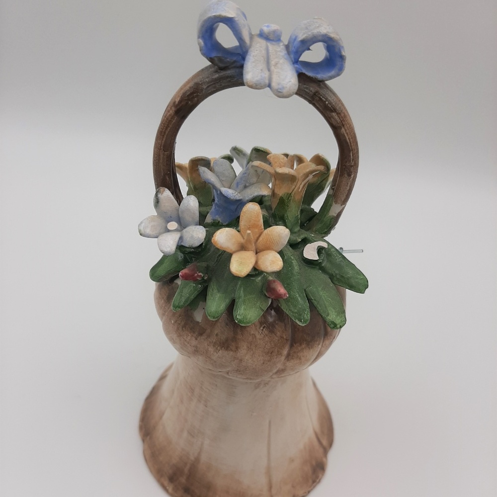 Vintage Nuova Capodimonte Porcelain Flower Bell - Picture 4 of 5